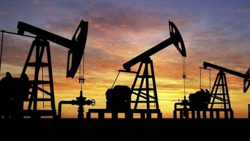 ¿Cómo ganar dinero cuando sube o baja el petróleo?