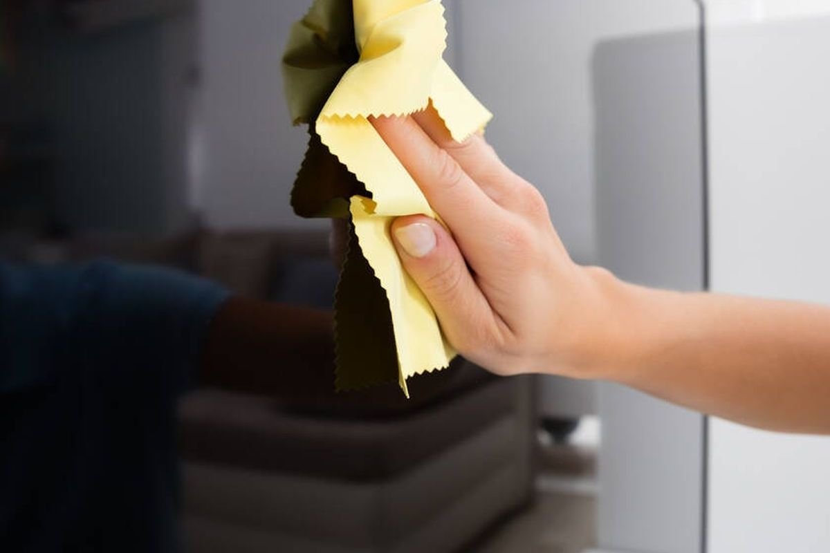 ¿Cómo limpiar correctamente la pantalla del televisor?